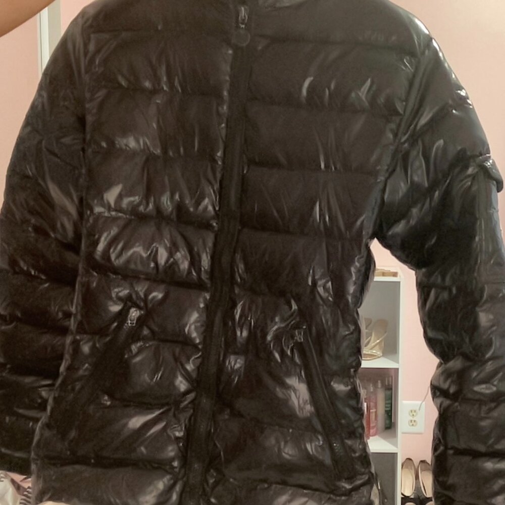 MONCLER BESINES SHORT DOWN JACKET
